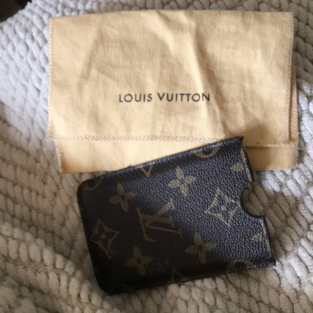 Louie Vuitton credit card holder 🌸🌸